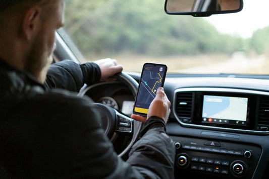 Quelle est la meilleure partie pour tenir le téléphone dans la voiture ?